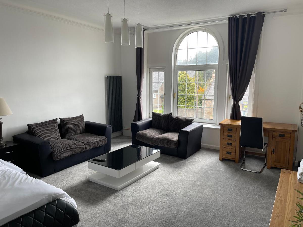 Premier 2 Bed Flat C Apartment บร็อกซ์เบิร์น ภายนอก รูปภาพ